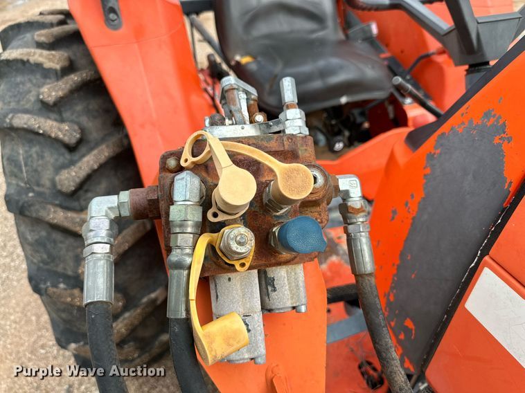 image for item DK2525 2005 Kubota MX5000E  tractor