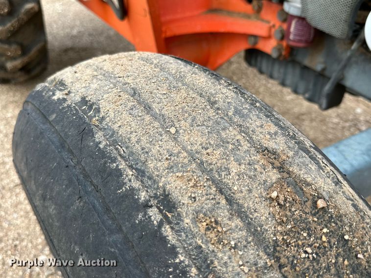 image for item DK2525 2005 Kubota MX5000E  tractor