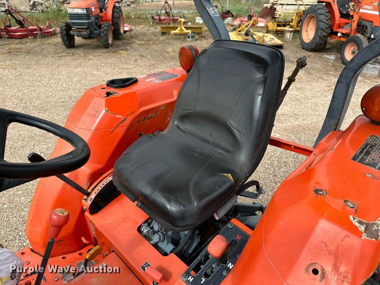 image for item DK2526 Kubota L2800D  MFWD tractor