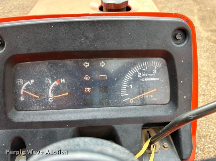 image for item DK2526 Kubota L2800D  MFWD tractor