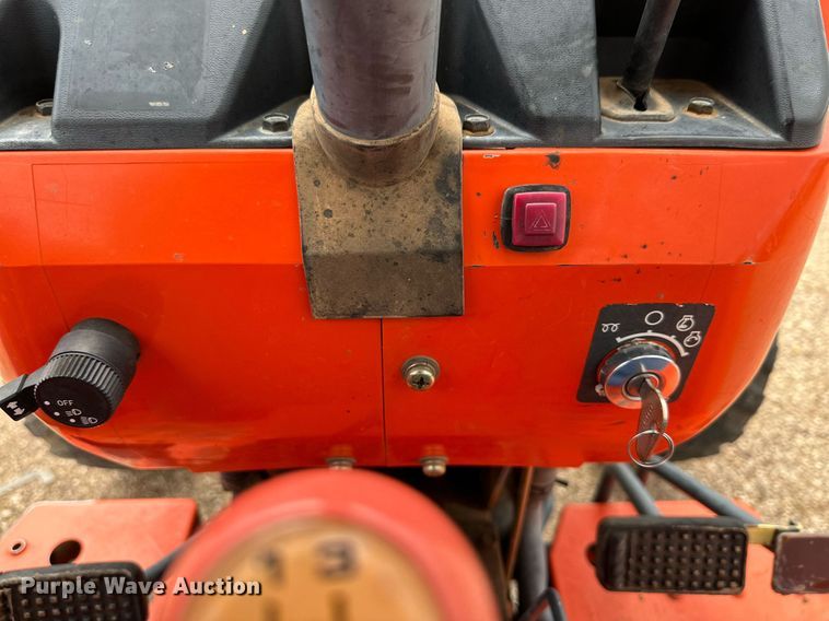 image for item DK2526 Kubota L2800D  MFWD tractor