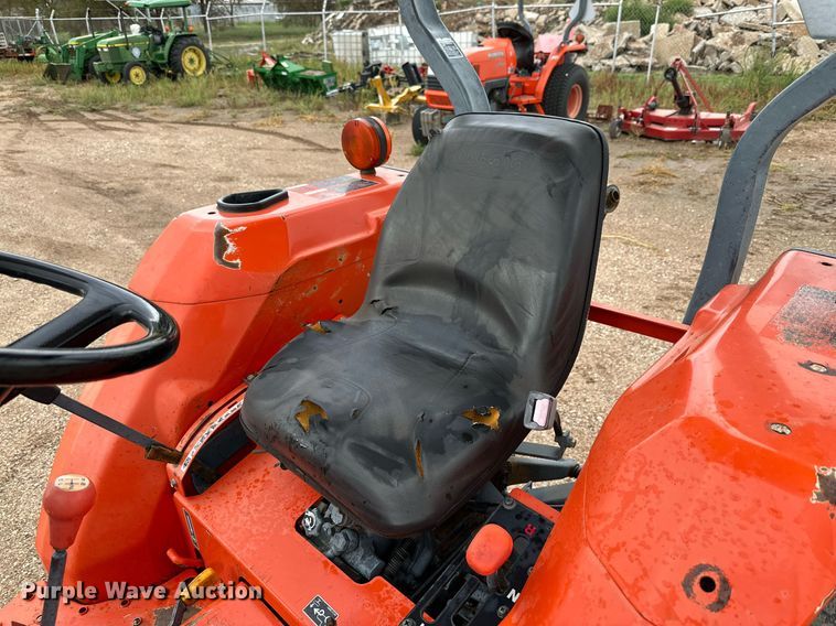 image for item DK2527 Kubota L2800D  MFWD tractor