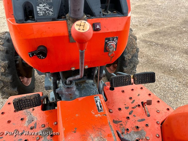 image for item DK2527 Kubota L2800D  MFWD tractor