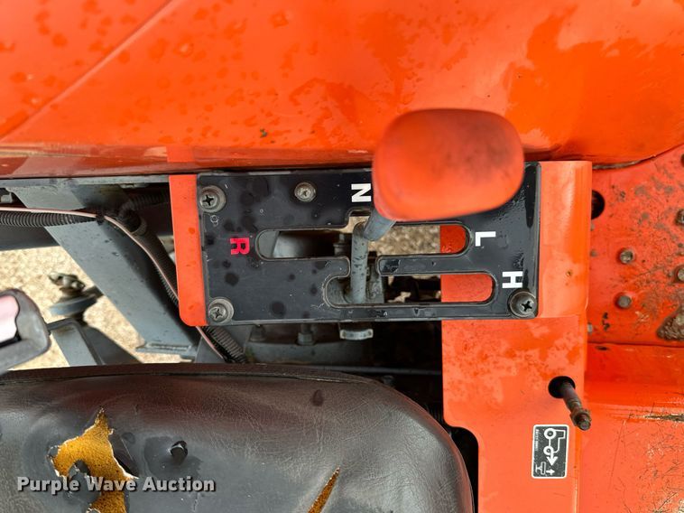 image for item DK2527 Kubota L2800D  MFWD tractor