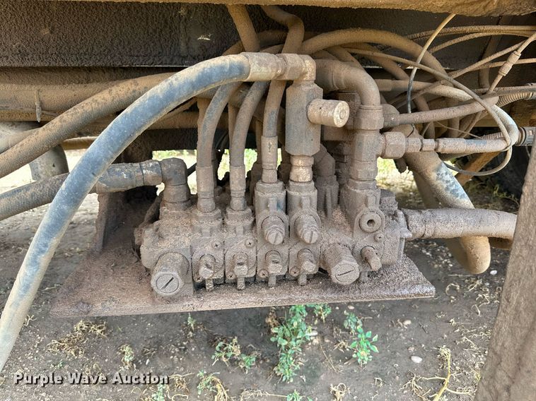 image for item DK2528 2007 International 7400  refuse truck