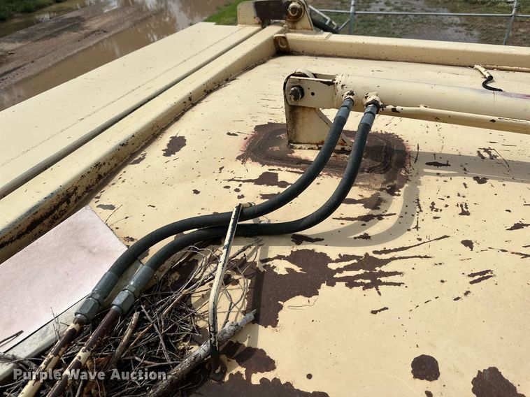 image for item DK2528 2007 International 7400  refuse truck