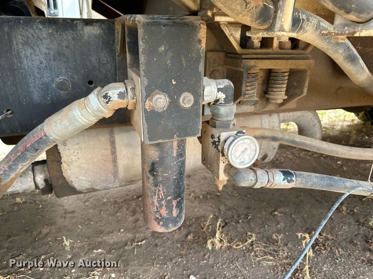 image for item DK2528 2007 International 7400  refuse truck