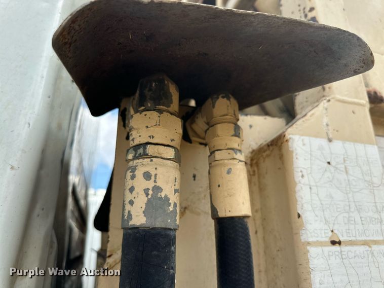 image for item DK2528 2007 International 7400  refuse truck