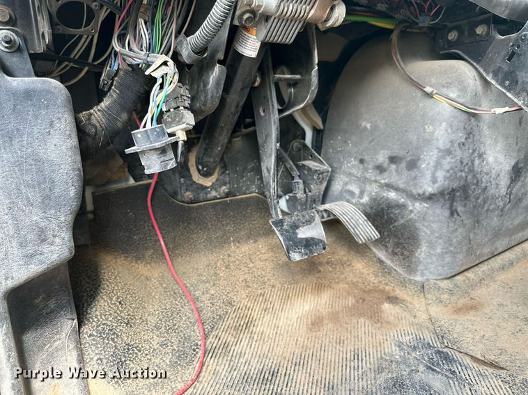 image for item DK2528 2007 International 7400  refuse truck