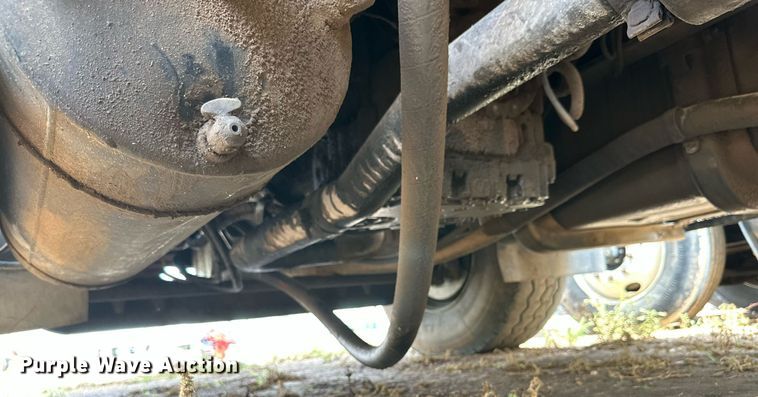 image for item DK2528 2007 International 7400  refuse truck