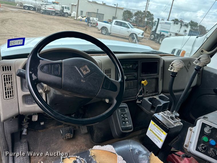 image for item DK2529 2009 International 7300  refuse truck