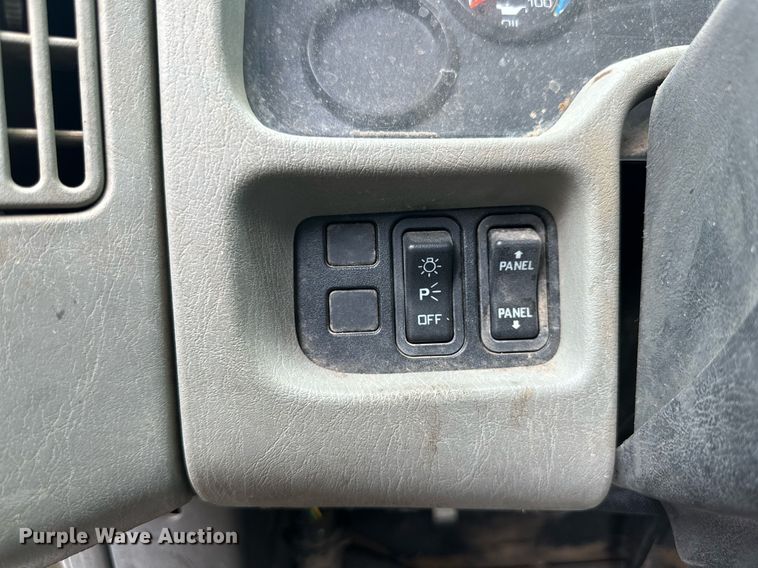 image for item DK2529 2009 International 7300  refuse truck