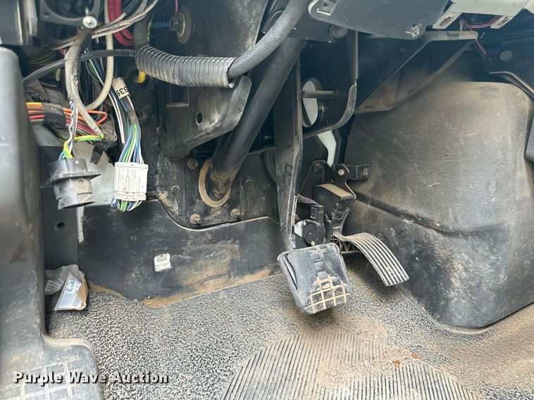 image for item DK2529 2009 International 7300  refuse truck