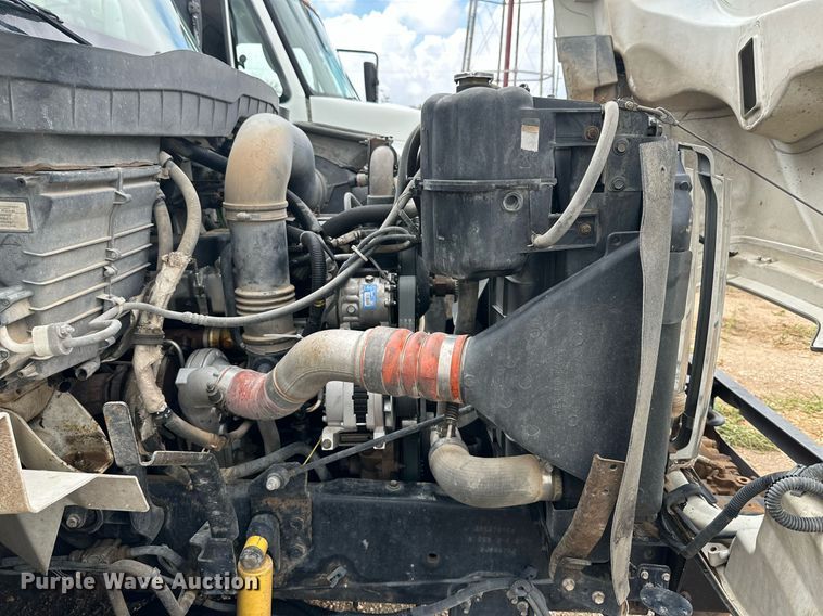 image for item DK2529 2009 International 7300  refuse truck