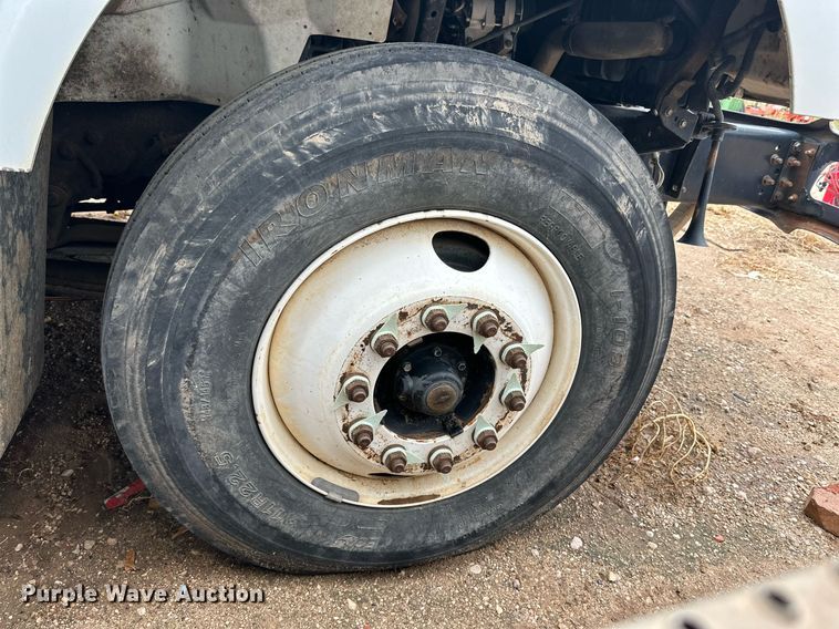 image for item DK2529 2009 International 7300  refuse truck