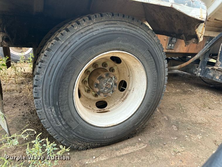 image for item DK2529 2009 International 7300  refuse truck