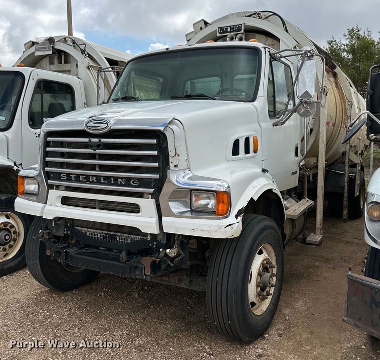 image for item DK2530 2008 Sterling L7500  refuse truck