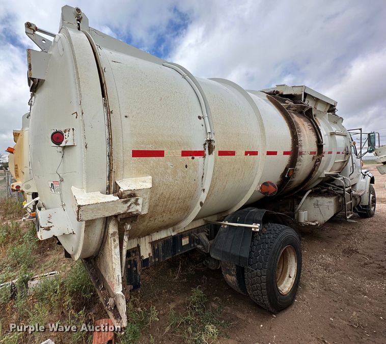 image for item DK2530 2008 Sterling L7500  refuse truck