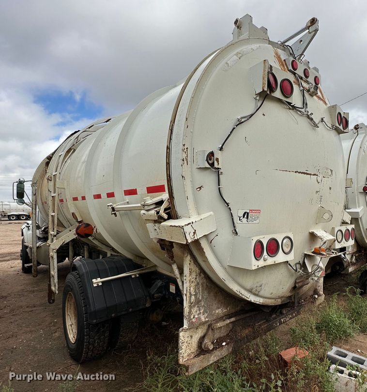 image for item DK2530 2008 Sterling L7500  refuse truck