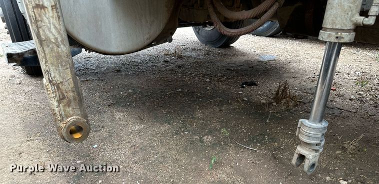 image for item DK2530 2008 Sterling L7500  refuse truck