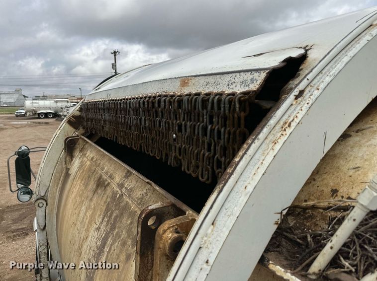 image for item DK2530 2008 Sterling L7500  refuse truck