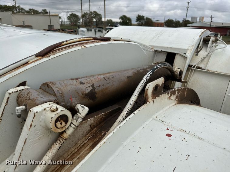 image for item DK2530 2008 Sterling L7500  refuse truck