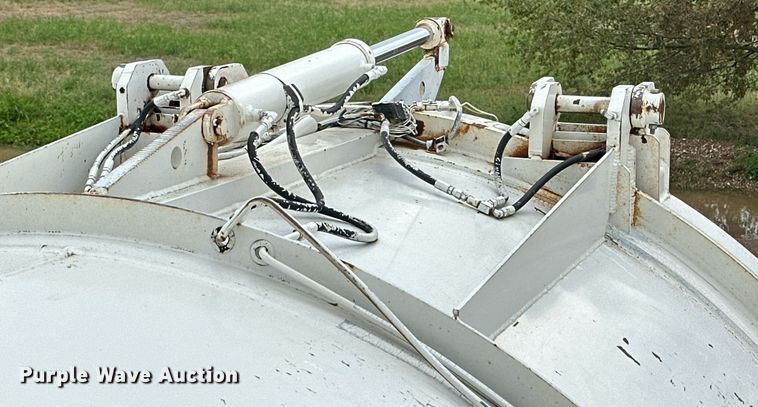 image for item DK2530 2008 Sterling L7500  refuse truck