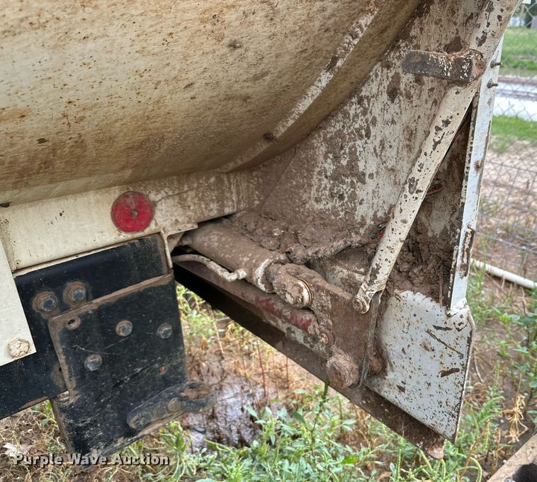 image for item DK2530 2008 Sterling L7500  refuse truck