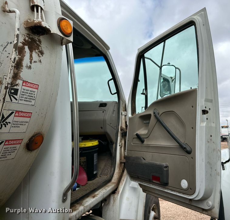 image for item DK2530 2008 Sterling L7500  refuse truck