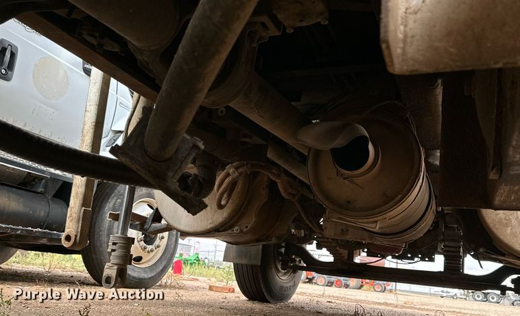 image for item DK2530 2008 Sterling L7500  refuse truck