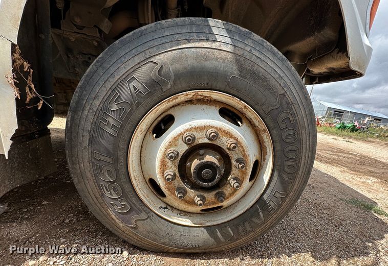 image for item DK2530 2008 Sterling L7500  refuse truck