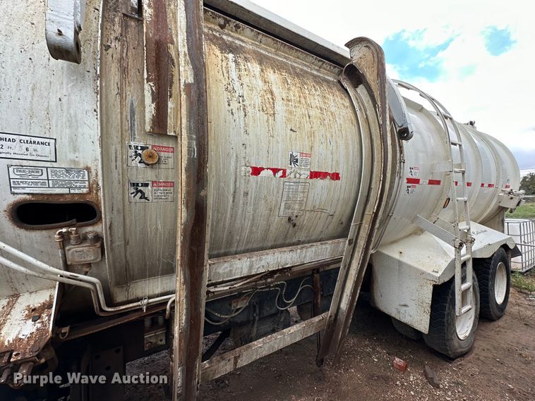 image for item DK2531 2012 Freightliner M2 106  refuse truck