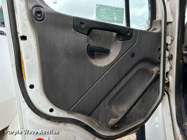 image for item DK2531 2012 Freightliner M2 106  refuse truck