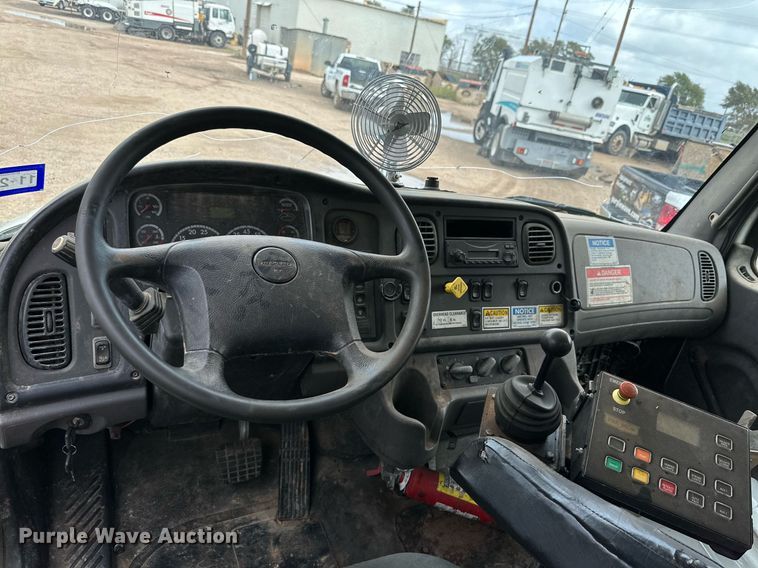 image for item DK2531 2012 Freightliner M2 106  refuse truck