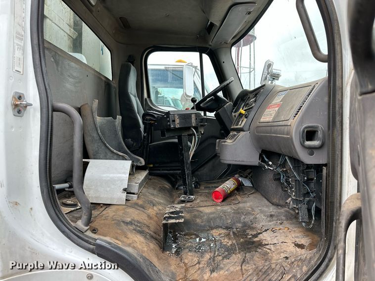 image for item DK2531 2012 Freightliner M2 106  refuse truck