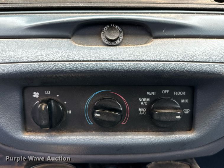 image for item DK2532 1999 Ford Crown Victoria Police Interceptor