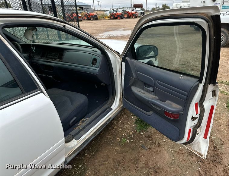 image for item DK2532 1999 Ford Crown Victoria Police Interceptor