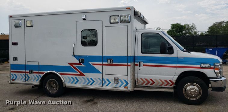 image for item DK7416 2016 Ford E450  ambulance