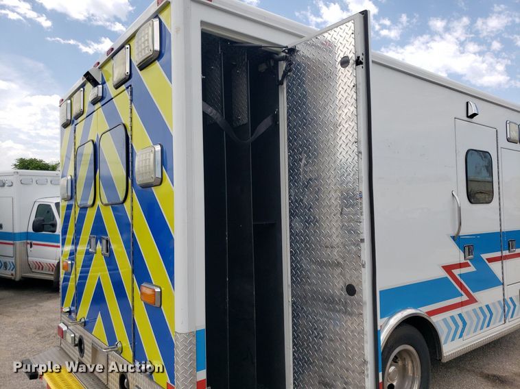 image for item DK7416 2016 Ford E450  ambulance