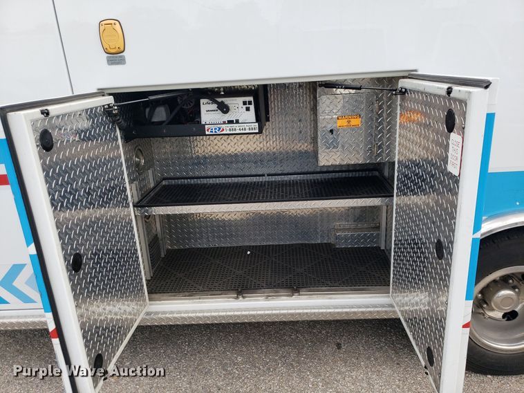 image for item DK7416 2016 Ford E450  ambulance