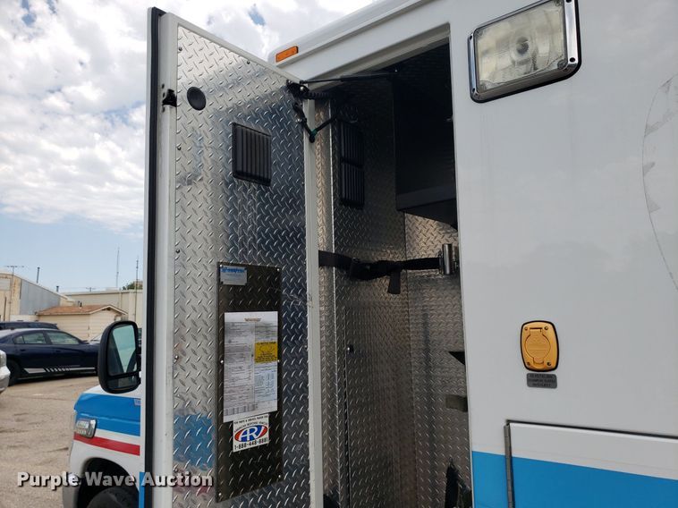 image for item DK7416 2016 Ford E450  ambulance