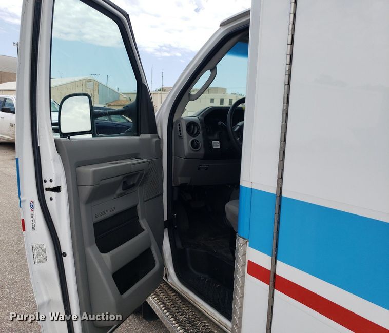 image for item DK7416 2016 Ford E450  ambulance