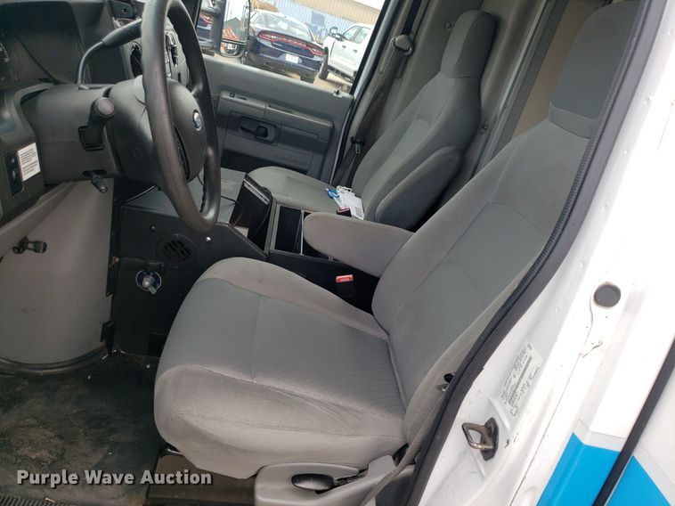 image for item DK7416 2016 Ford E450  ambulance