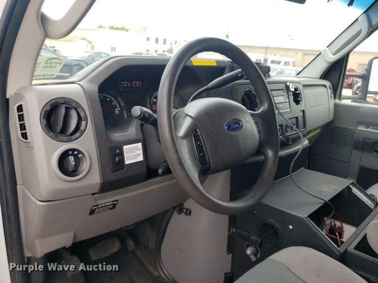 image for item DK7416 2016 Ford E450  ambulance