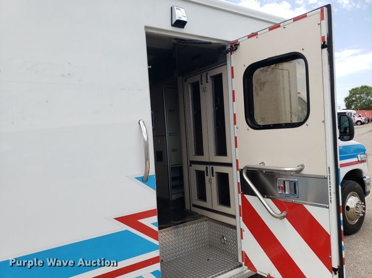 image for item DK7416 2016 Ford E450  ambulance