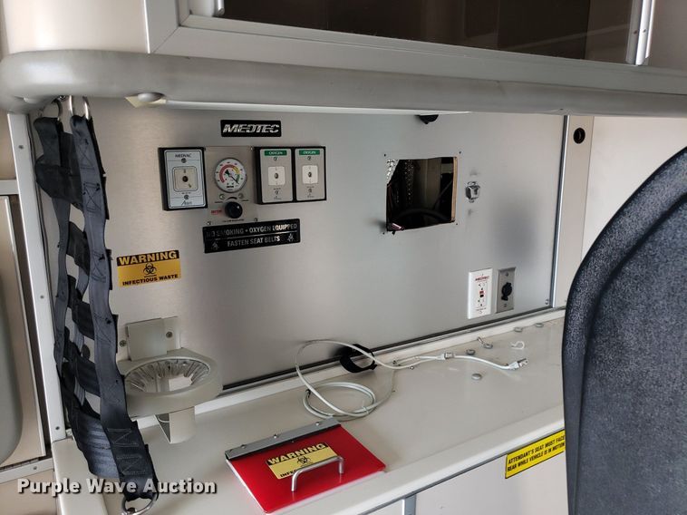 image for item DK7416 2016 Ford E450  ambulance