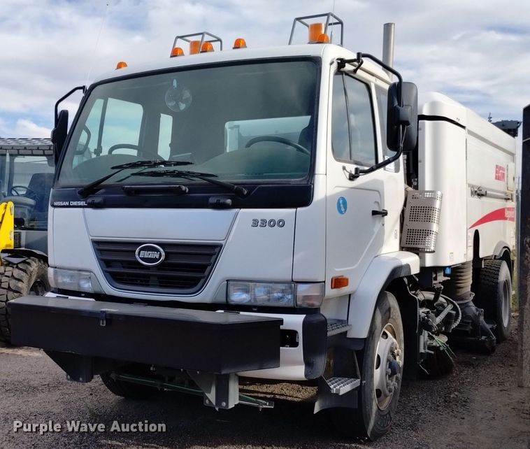 image for item DK8771 2010 Nissan UD3300  street sweeper truck