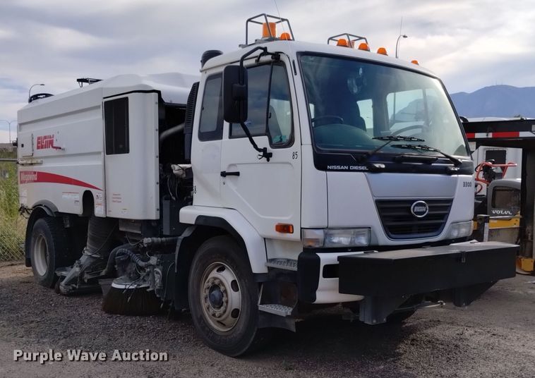 image for item DK8771 2010 Nissan UD3300  street sweeper truck