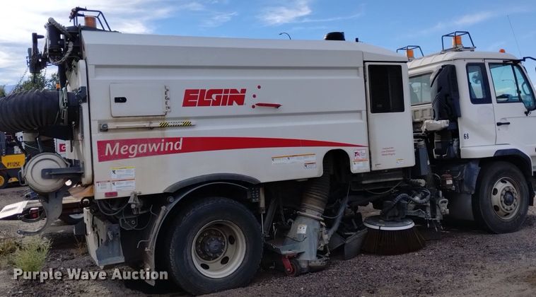 image for item DK8771 2010 Nissan UD3300  street sweeper truck