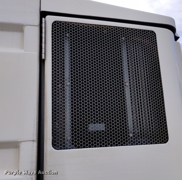 image for item DK8771 2010 Nissan UD3300  street sweeper truck